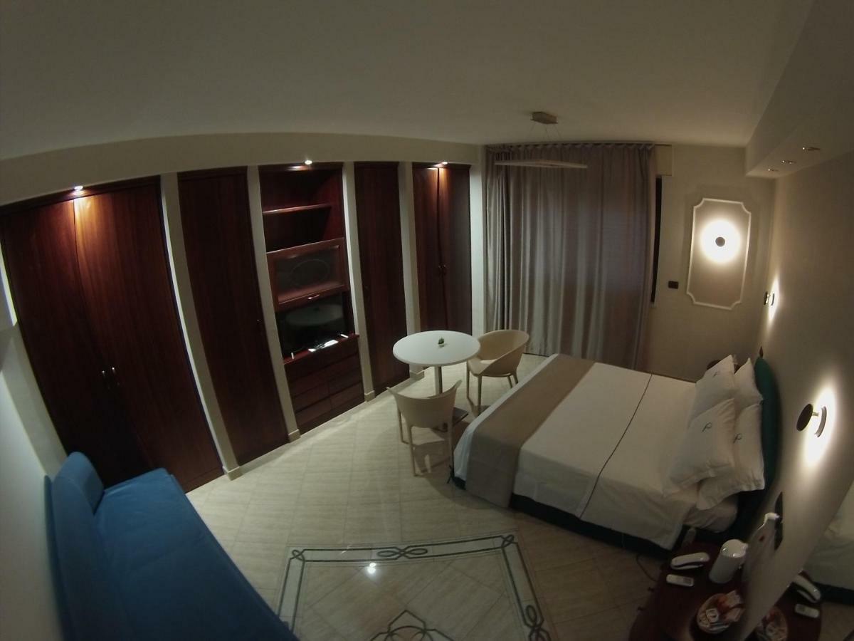 Sonevi Rooms Nápoly Kültér fotó